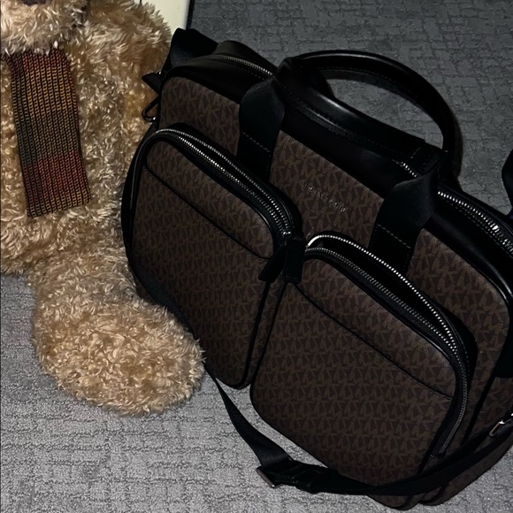 🥳BRAND NEW - TAG NEVER REMOVED🥳 MICHAEL KORS MENS BRIEFCASE/HANDBAG AND MSGR - Picture 2 of 4